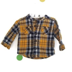 ⭐ 5/$15 ⭐ 3-6 Months Baby flannel shirt with hood